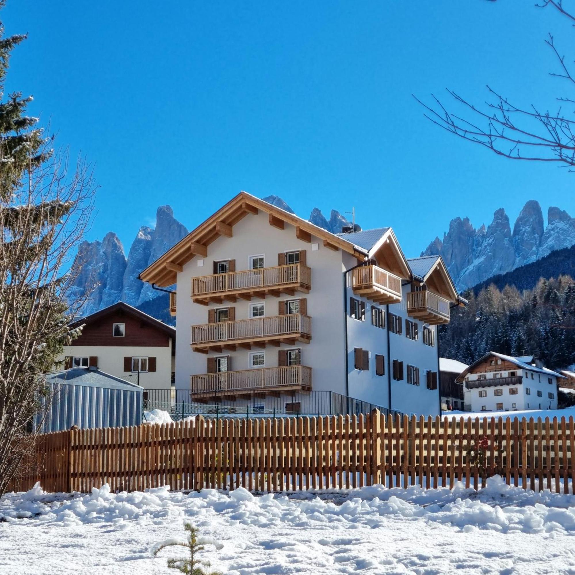 Residence Geisler Funes Фунес Екстер'єр фото